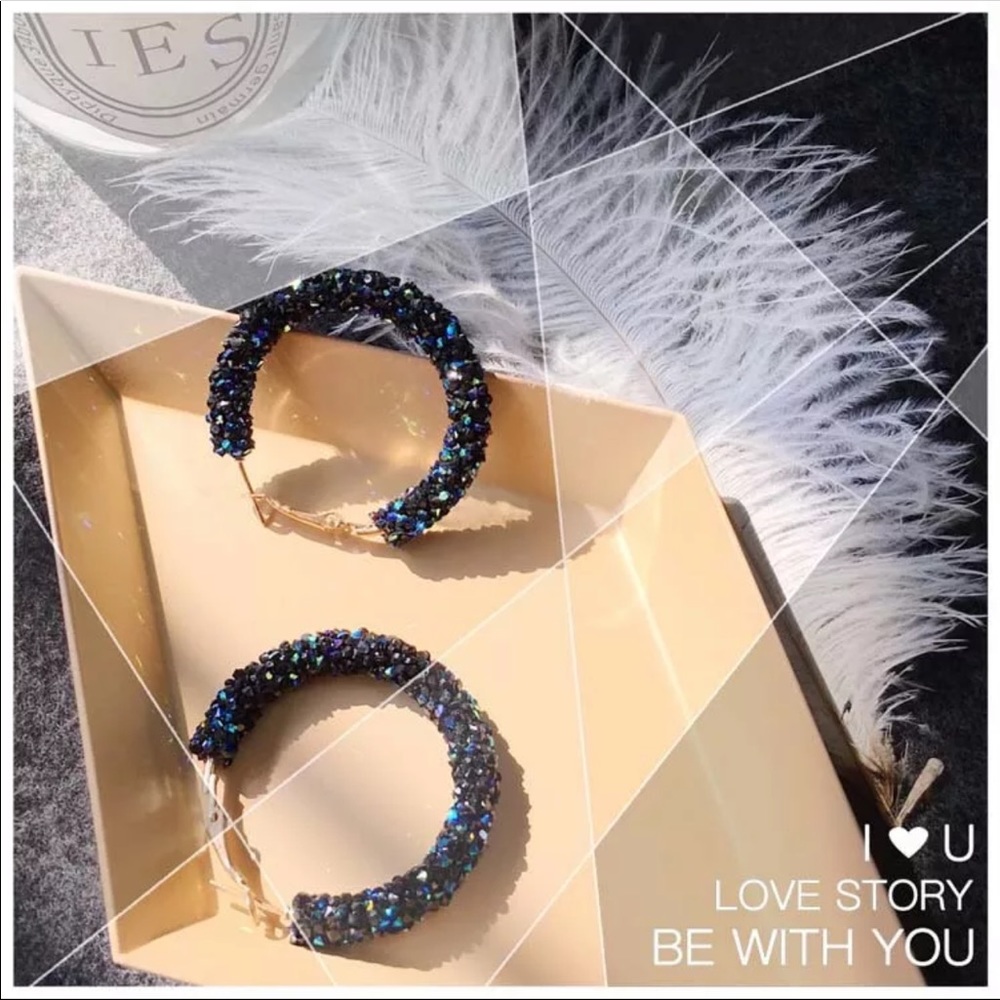 New Luxury Elegant Round Shiny Rhinestone Earrings - Picture 3 of 3